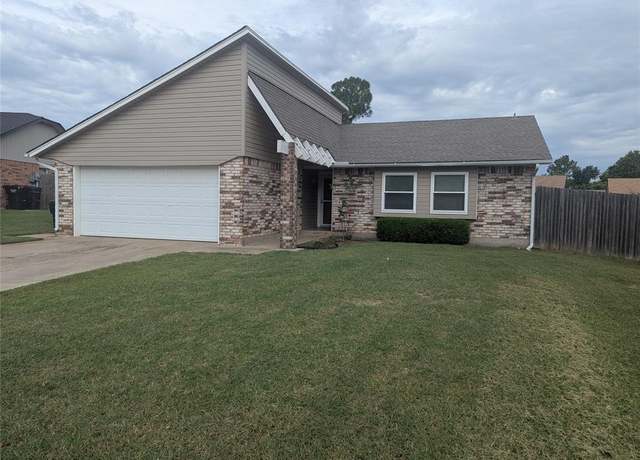 Property at 1017 Silver Maple, Moore, OK 73160, 3 beds, 2 baths