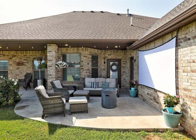 Property at 5525 Ledgestone Dr, Mustang, OK 73064, 4 beds, 3 baths