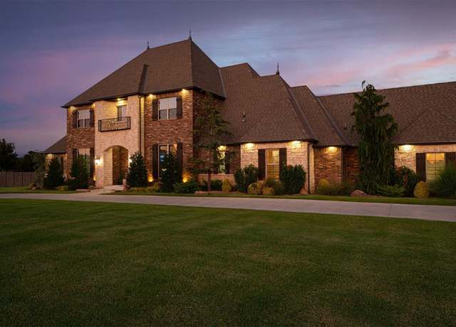 Property at 10800 Secretariat Dr, Mustang, OK 73064, 6 beds, 4.5 baths