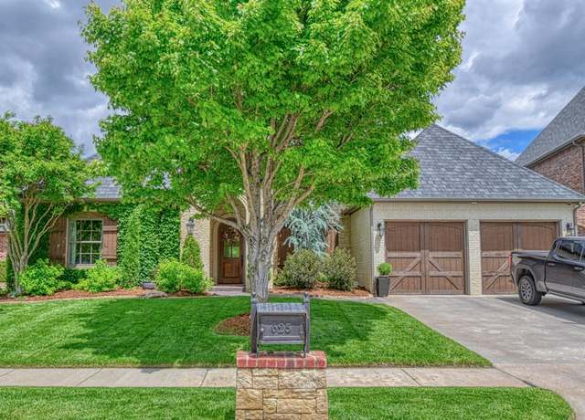 Property at 625 Greystone Ln, Norman, OK 73072, 4 beds, 3.5 baths