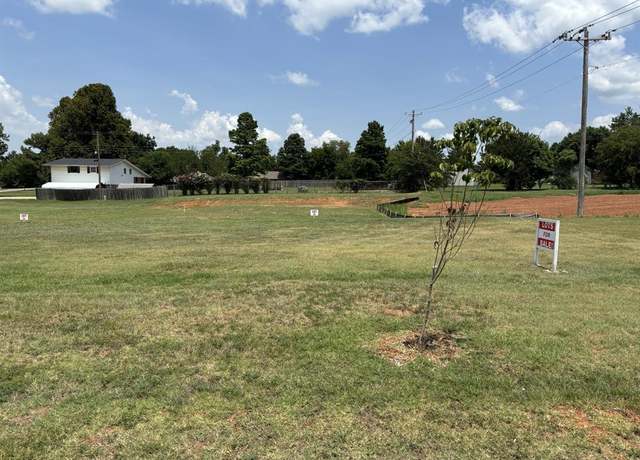 Property at 723 E Rock Creek Rd, Norman, OK 73071