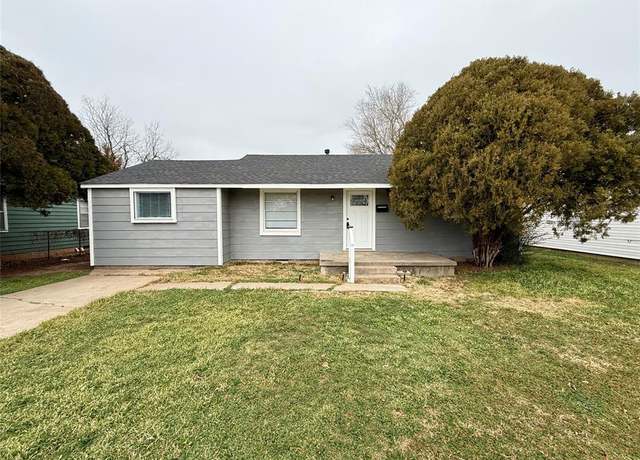 Property at 915 Hickory St, Altus, OK 73521, 3 beds, 2 baths