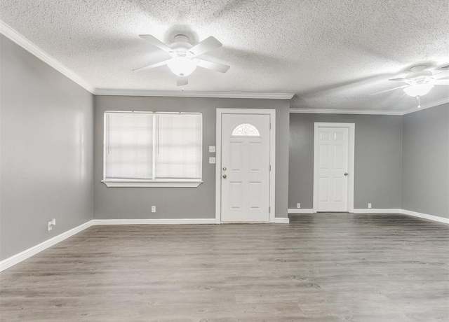 Property at 425 W Linden Dr, Mustang, OK 73064, 3 beds, 1 bath