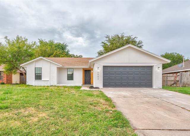Property at 2452 Stone Glen Dr, El Reno, OK 73036, 3 beds, 2 baths