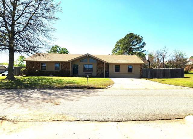 Property at 2505 Guy Nall St, Seminole, OK 74868, 3 beds, 2 baths