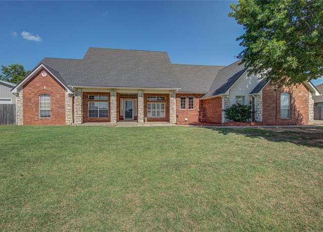 Property at 600 N Songbird Way, Mustang, OK 73064, 4 beds, 2.5 baths