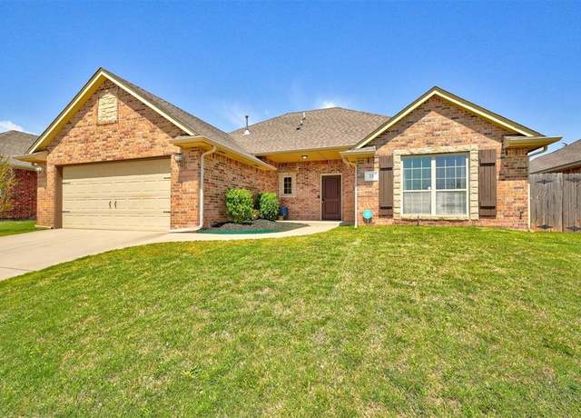 Property at 73 Bonaire Dr, Edmond, OK 73013, 4 beds, 2 baths