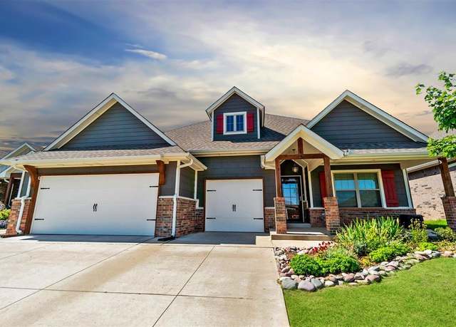 Property at 12904 SW 8th St, Yukon, OK 73099, 4 beds, 3 baths