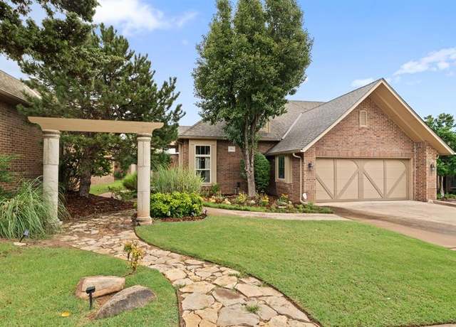Property at 704 Capri Pl, Edmond, OK 73034, 3 beds, 3 baths