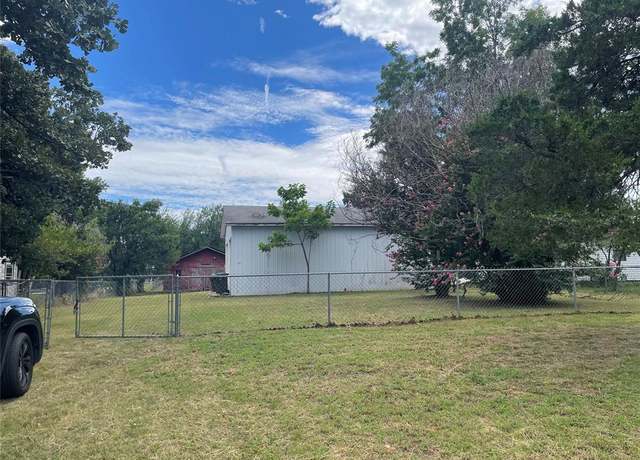 Property at 712 W Jefferson St, Tecumseh, OK 74873