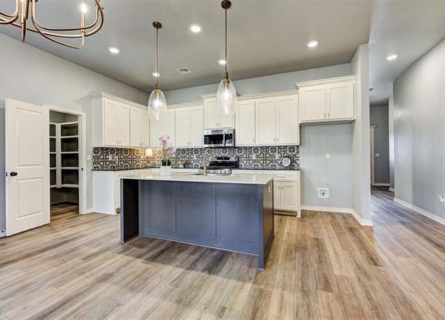 Property at 9021 NW 74th St, Yukon, OK 73099, 3 beds, 2 baths