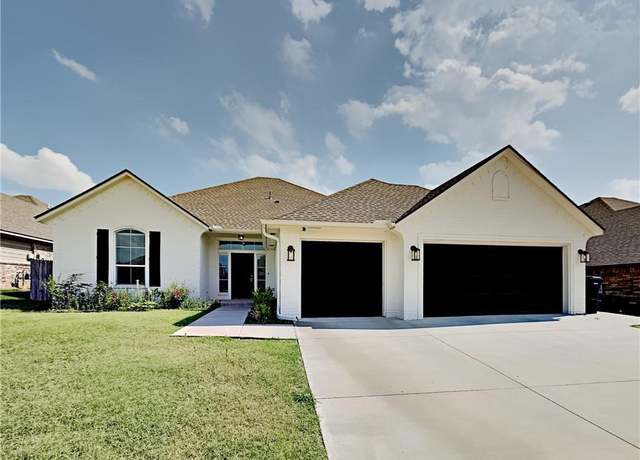 Property at 8312 NW 160th Ct, Edmond, OK 73013, 4 beds, 2 baths
