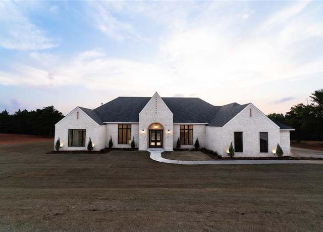 Property at 10113 Jaeman Way, Oklahoma City, OK 73173, 4 beds, 3.5 baths