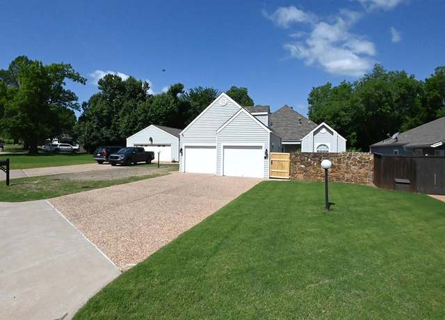 Property at 1024 S Woodcrest Dr, Stillwater, OK 74074, 3 beds, 3 baths