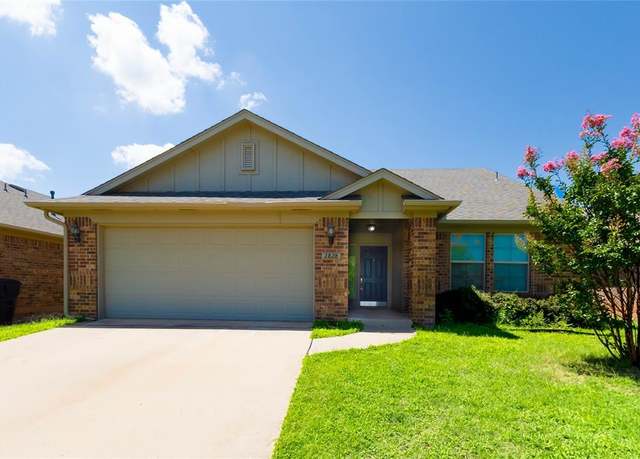 Property at 2828 NW 184th St, Edmond, OK 73012, 3 beds, 2 baths