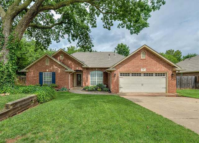 Property at 813 Colony Dr, Edmond, OK 73003, 3 beds, 2 baths