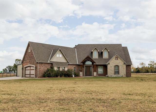 Property at 104 Mockingbird Ln, Tuttle, OK 73089, 4 beds, 3.5 baths