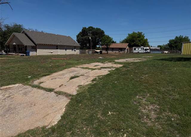 Property at 215 N Market St, Cordell, OK 73632