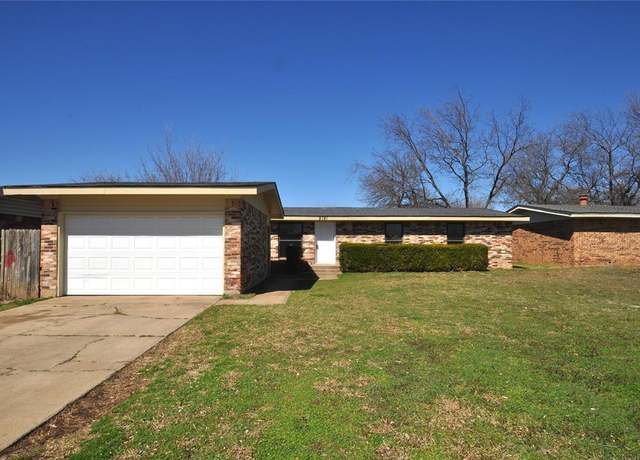 Property at 2121 Memphis Dr, Norman, OK 73071, 3 beds, 2 baths