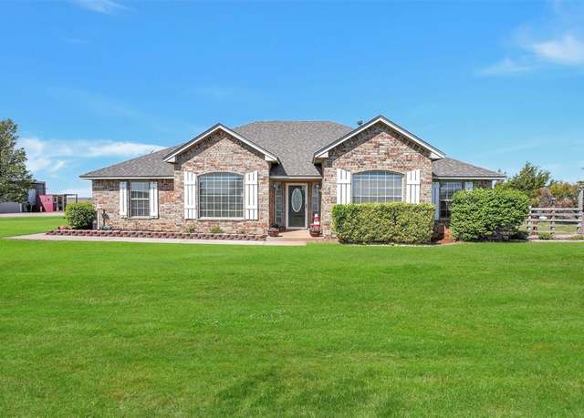Property at 10449 34 Hwy, Elk City, OK 73644, 3 beds, 2.5 baths