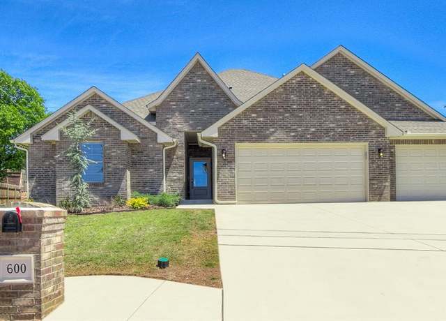 Property at 600 Mirano Ln, Edmond, OK 73034, 4 beds, 2.5 baths