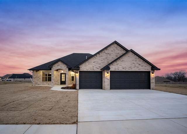 Property at 1421 Buckhorn Pl, Tuttle, OK 73089, 4 beds, 2 baths