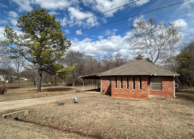 Property at 609 S Koonce St, Meeker, OK 74855, 2 beds, 1.5 baths