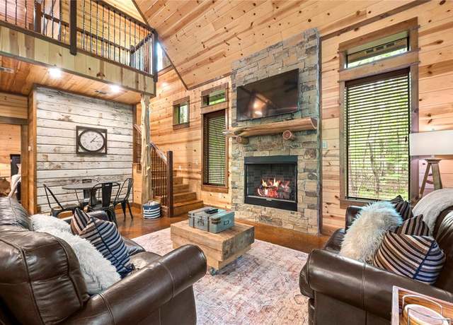 Property at 111 Fork Creek Trl, Broken Bow, OK 74728, 1 bed, 1.5 baths