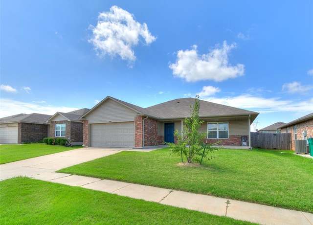 Property at 11104 NW 99th St, Yukon, OK 73099, 3 beds, 2 baths