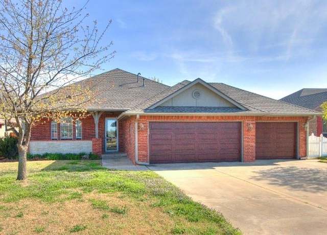 Property at 8800 NW 71st St, Oklahoma City, OK 73132, 3 beds, 2 baths