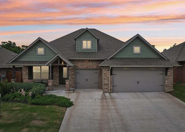 Property at 8400 Poplar Dr, Edmond, OK 73034, 4 beds, 3 baths