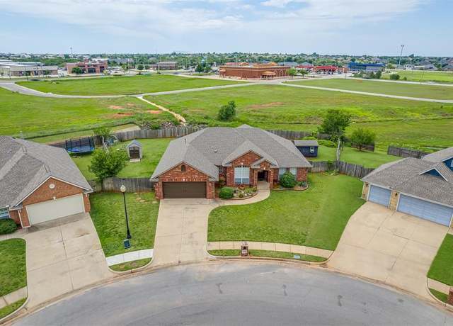 Property at 2100 Napa Valley Rd, Edmond, OK 73013, 3 beds, 2 baths