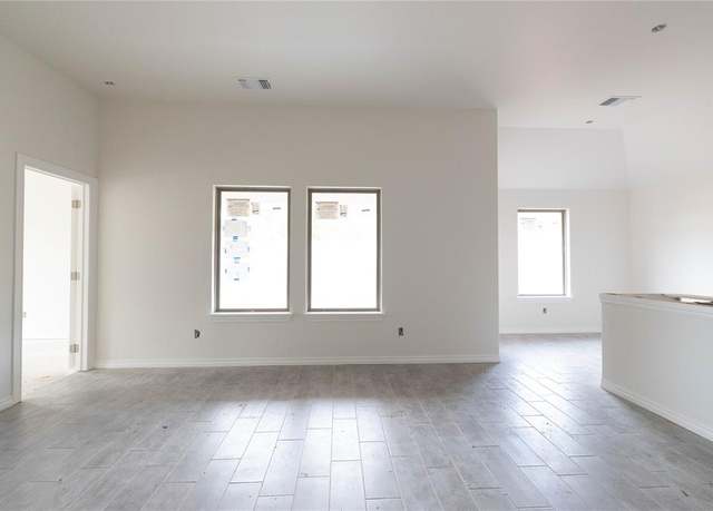 Property at 1921 Taines Turn, Norman, OK 73072, 3 beds, 2 baths