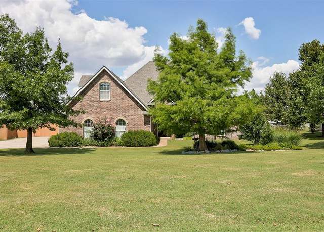 Property at 10300 Sundance Dr, Yukon, OK 73099, 4 beds, 2.5 baths