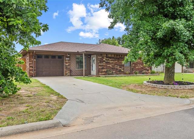 Property at 2104 Seth Ave, Weatherford, OK 73096, 2 beds, 1.5 baths
