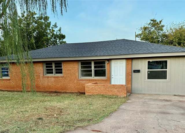 Property at 404 S 19th St, Clinton, OK 73601, 4 beds, 1 bath