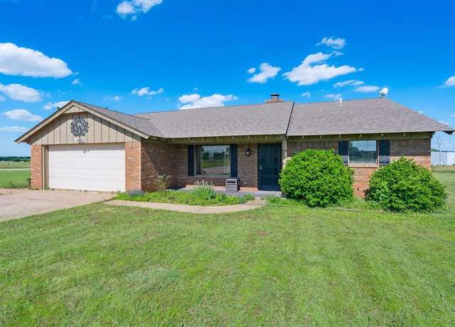 Property at 1500 S Railroad, Marlow, OK 73055, 3 beds, 2 baths