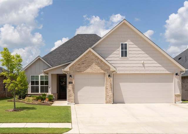 Property at 209 Pont Neuf Ct, Edmond, OK 73034, 4 beds, 3 baths