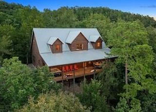 Property at 708 Split Creek Ln, Broken Bow, OK 74728, 3 beds, 3.5 baths