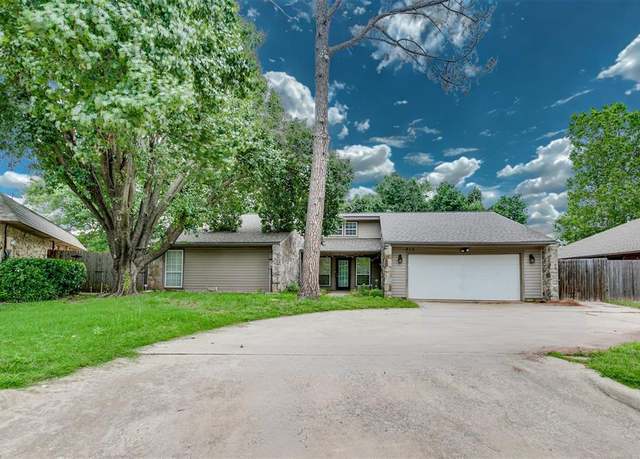 Property at 816 Woodbury Dr, Edmond, OK 73034, 4 beds, 3.5 baths
