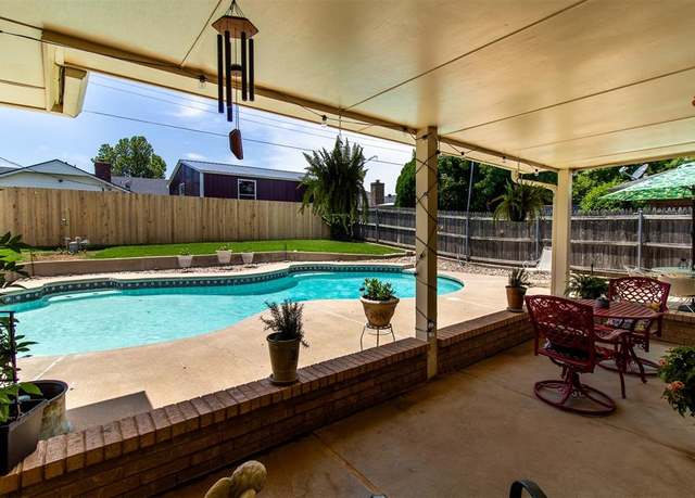 Property at 3405 Oak Grove Dr, Midwest City, OK 73110, 3 beds, 2.5 baths