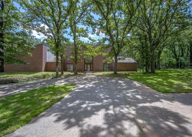 Property at 2851 Ginger Dr, Norman, OK 73026, 4 beds, 2.5 baths