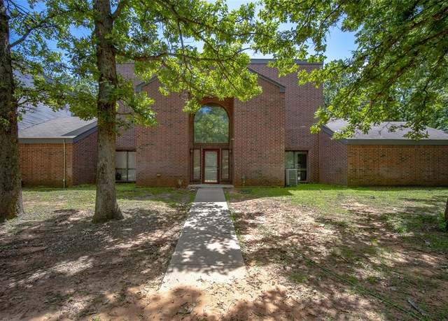 Property at 2851 Ginger Dr, Norman, OK 73026, 4 beds, 2.5 baths