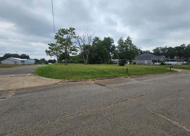 Property at 1028 Eureka St, Seminole, OK 74868