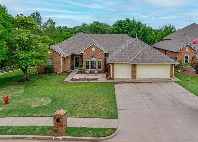 Property at 2804 Chimney Hill Rd, Edmond, OK 73034, 4 beds, 3 baths