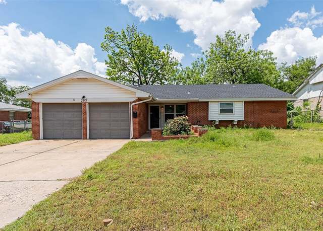Property at 203 Eberle Dr, Moore, OK 73160, 3 beds, 2 baths