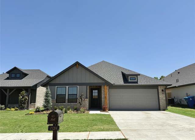 Property at 1124 Harmony Dr, Edmond, OK 73034, 3 beds, 2 baths