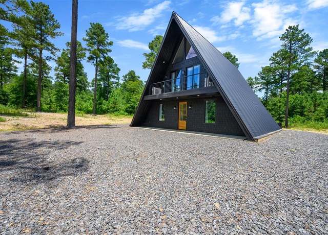 Property at 104 Prickly Pine Trl, Broken Bow, OK 74728, 4 beds, 3 baths