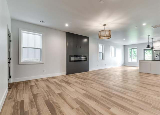 Property at 315 SW 13th St, Oklahoma City, OK 73109, 4 beds, 2.5 baths