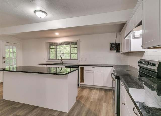Property at 1601 W Harrison Ave, Guthrie, OK 73044, 3 beds, 3 baths
